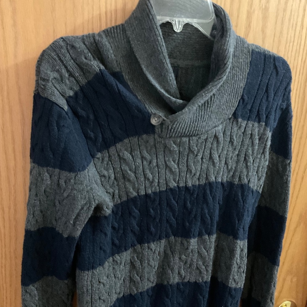 Gap Kids boys sweaters. Lot of two, both xl.